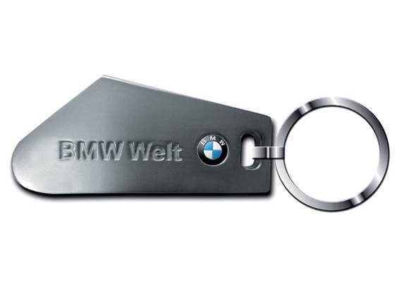 Hochwertiger Keyring BMW Welt mit BMW Logo. Auf der Rückseite gravierbar. Mit attraktiver Keyvisual Geschenkbox.
